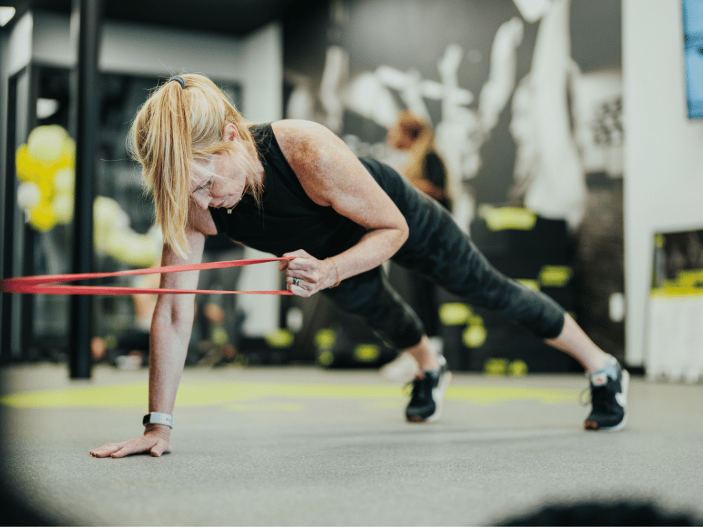 alloy-personal-training-female-client-back-pull